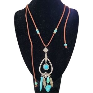 NWT Silver BOHO leather and Turquoise necklace / feather